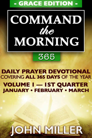 Book cover of Command the Morning 365: Daily Prayer Devotional