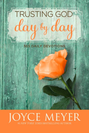 portada del libro Trusting God Day by Day: 365 Daily Devotions